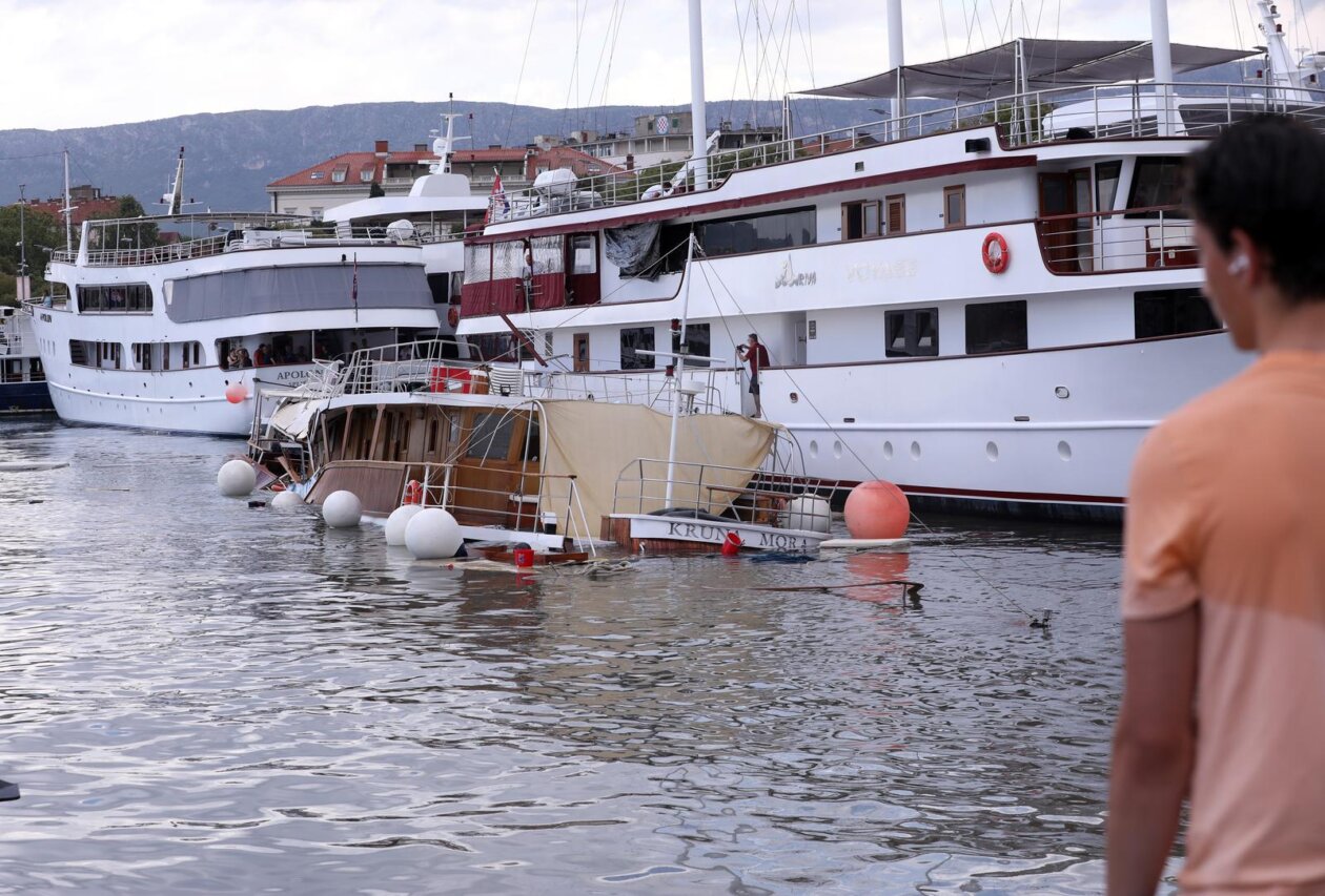 Split: Trajket udario u dva broda, jedan potonuo Split: Trajket udario u dva broda, jedan potonuo