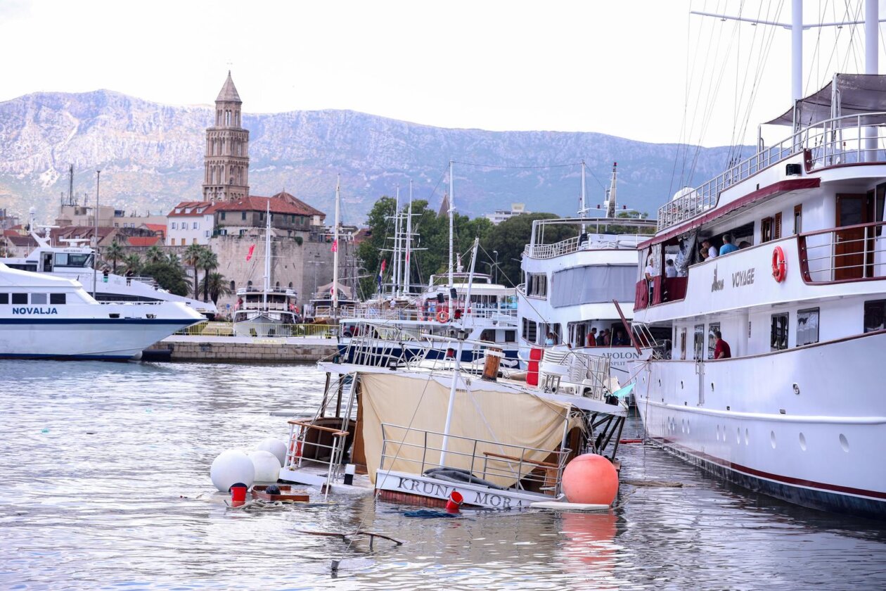 Split: Trajket udario u dva broda, jedan potonuo Split: Trajket udario u dva broda, jedan potonuo