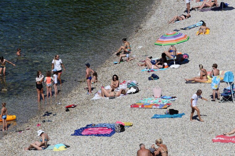 Rijeka: MUP postavio Info pult na plaži Ploče