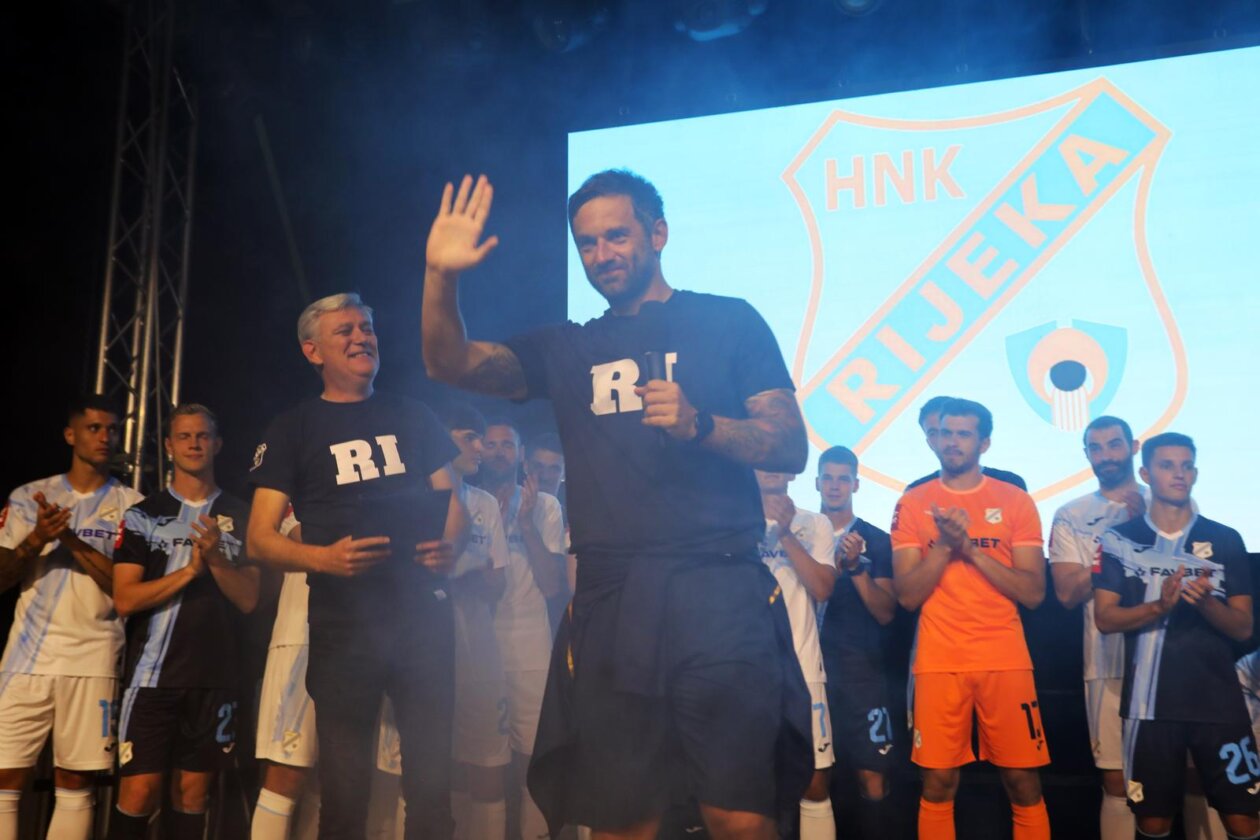 Rijeka: Predstavljanje novih dresova nogometaša Rijeke Rijeka: Predstavljanje novih dresova nogometaša Rijeke