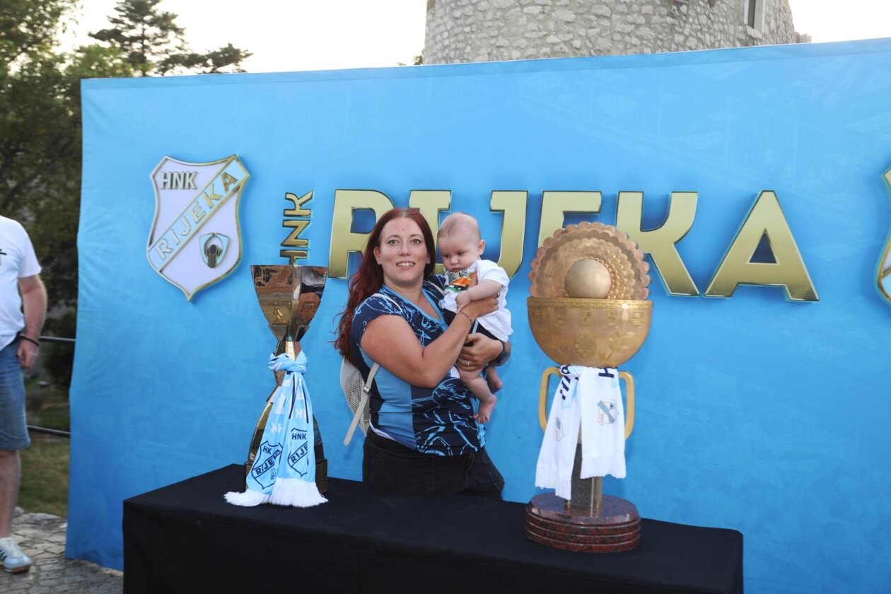 Rijeka: Predstavljanje novih dresova nogometaša Rijeke Rijeka: Predstavljanje novih dresova nogometaša Rijeke