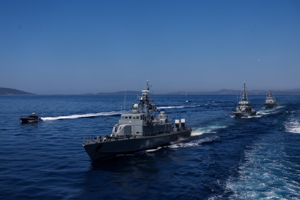 Split: Vježba Hrvatske ratne mornarice za vojni mimoplov