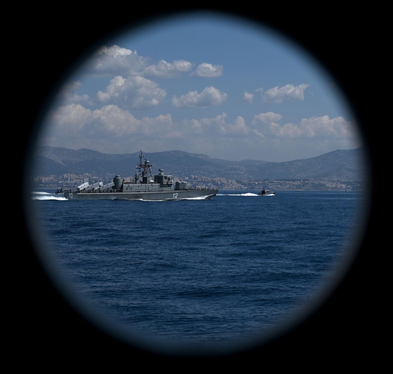Split: Vježba Hrvatske ratne mornarice za vojni mimoplov