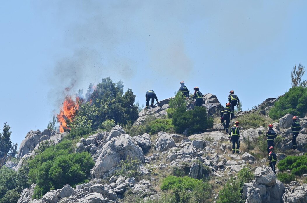 Makarska: Buknuo požar na Velikom Brdu Makarska: Buknuo požar na Velikom Brdu