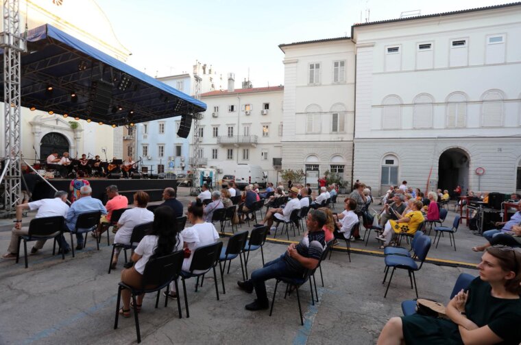 Rijeka: Nina Kraljić Trio i braća Teofilović nastupili na festivalu Porto Etno