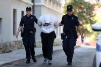 Pula: Privedena još četvorica redara osumnjičena za teško premlaćivanje mladog Slovenca u Poreču Pula: Privedena još četvorica redara osumnjičena za teško premlaćivanje mladog Slovenca u Poreču