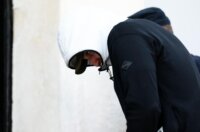 Pula: Privedena još četvorica redara osumnjičena za teško premlaćivanje mladog Slovenca u Poreču Pula: Privedena još četvorica redara osumnjičena za teško premlaćivanje mladog Slovenca u Poreču