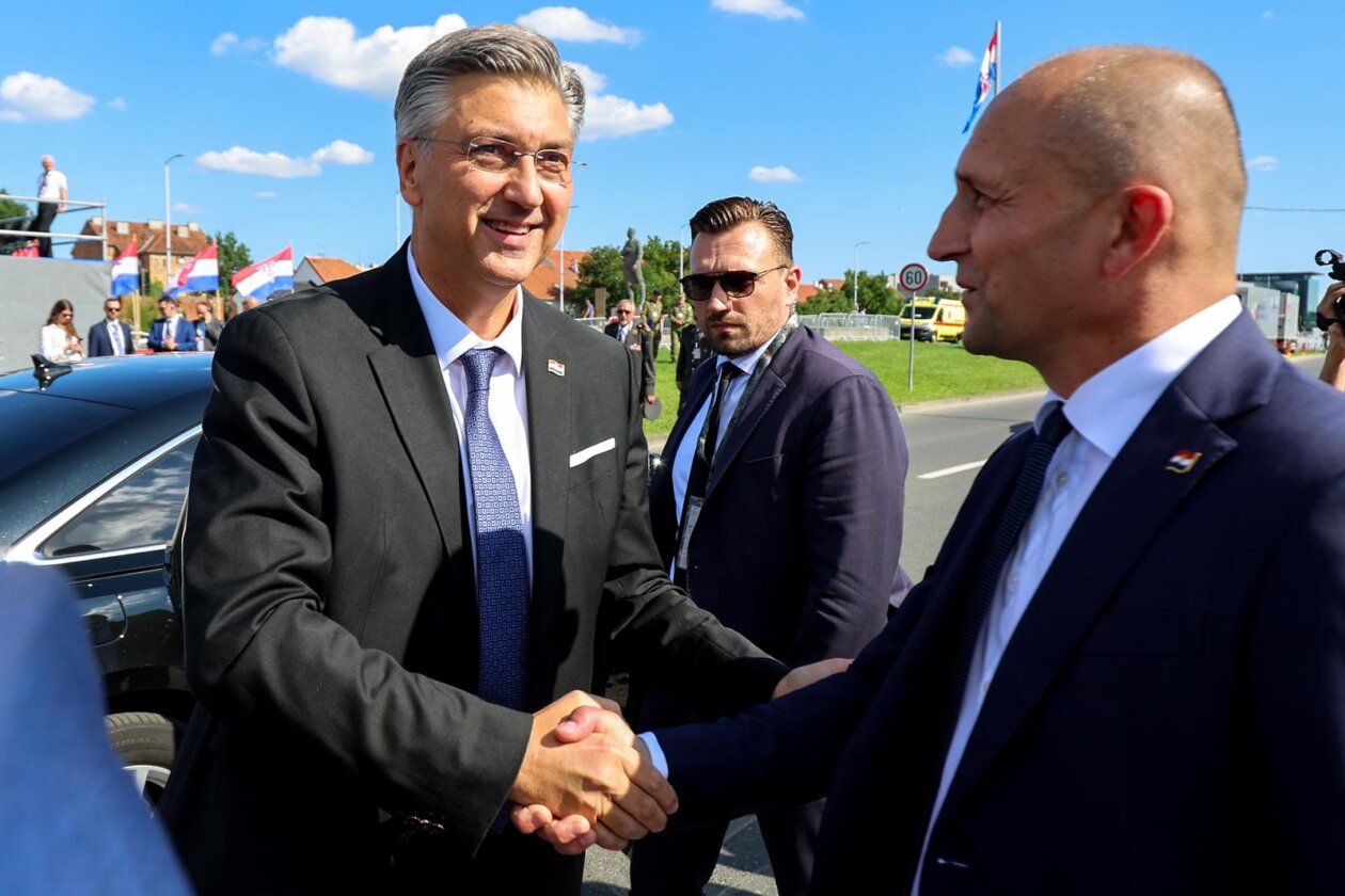 Zagreb: Predsjednik Milanović i premijer Plenković stigli na vojni mimohod u povodu 30. obljetnice VRO Oluja