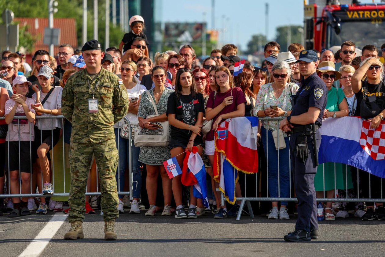 Zagreb: Svečani vojni mimohod u povodu 30 godina VRO Oluja