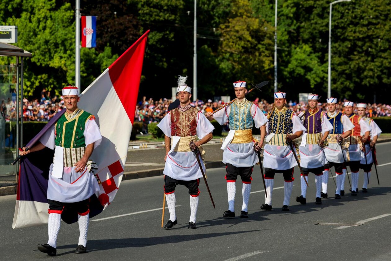 Zagreb: Svečani vojni mimohod u povodu 30 godina VRO Oluja