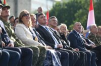 Zagreb: Uzvanici iz lože prate svečani vojni mimohod u povodu 30. obljetnice VRO Oluja