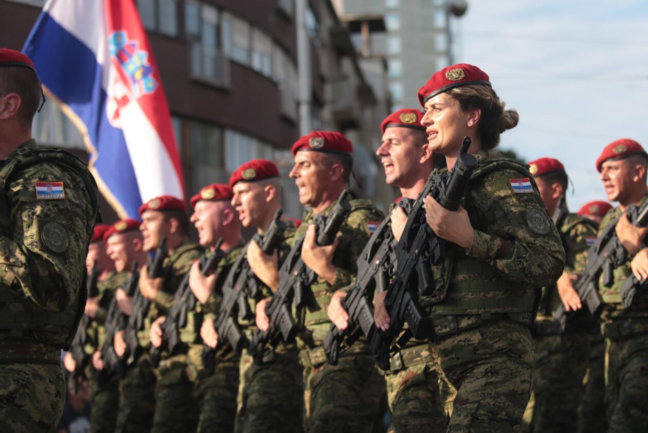 Zagreb: Svečani vojni mimohod u povodu 30 godina VRO Oluja