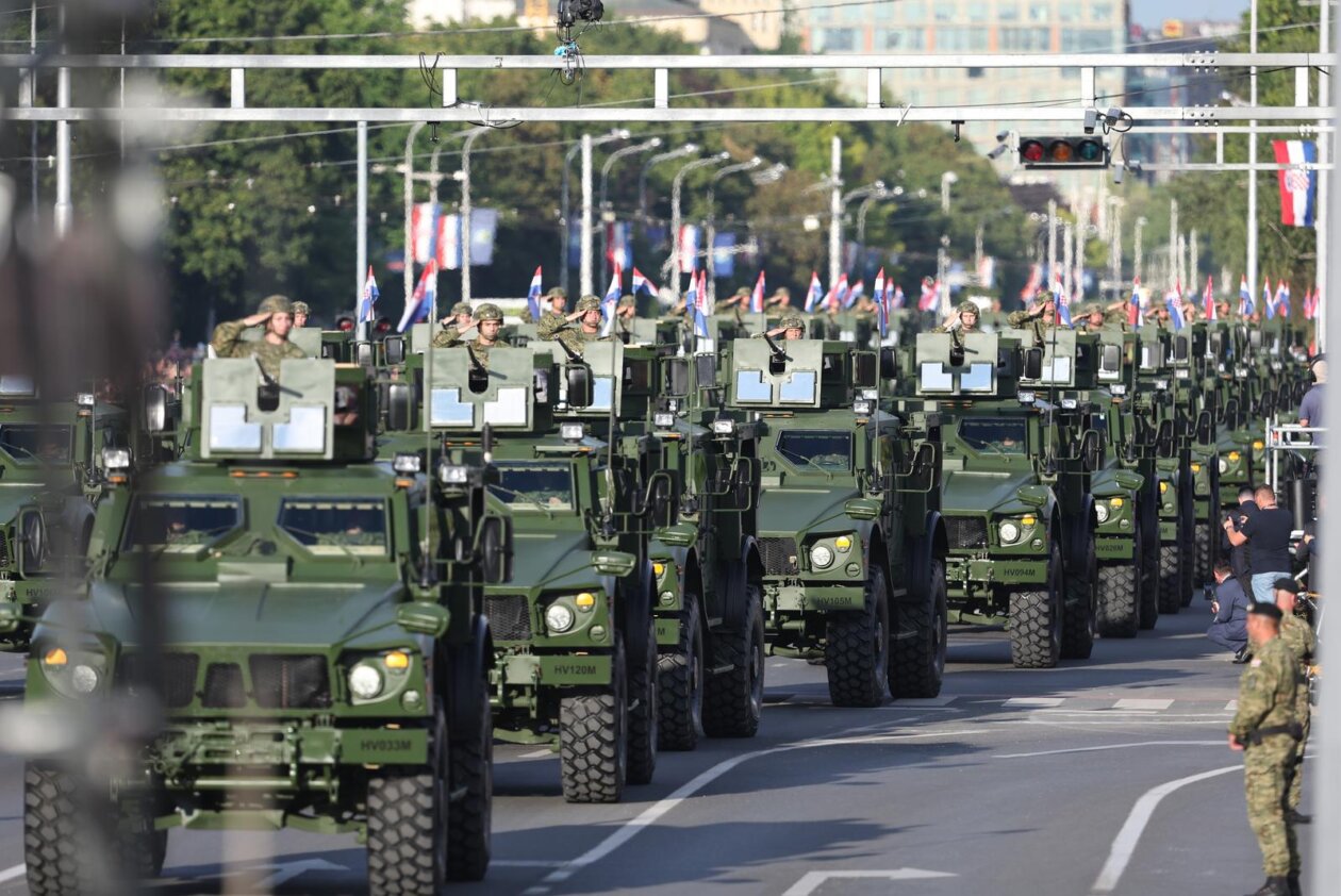 Zagreb: Prolazak motoriziranog i mehaniziranog postroja u povodu 30. obljetnice VRO Oluja