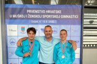 Ph 2025. – Marko Jovičić i Dominik Pleše s trenerom Miroslavom Pavlovićem (1) Ph 2025. – Marko Jovičić i Dominik Pleše s trenerom Miroslavom Pavlovićem (1)