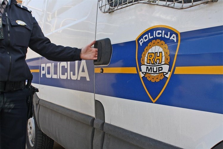 Policajac i vozilo Policajac i vozilo