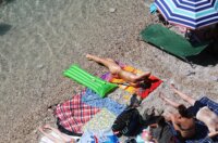 Rijeka: Kupači na gradskoj plaži Sablićevo Rijeka: Kupači na gradskoj plaži Sablićevo