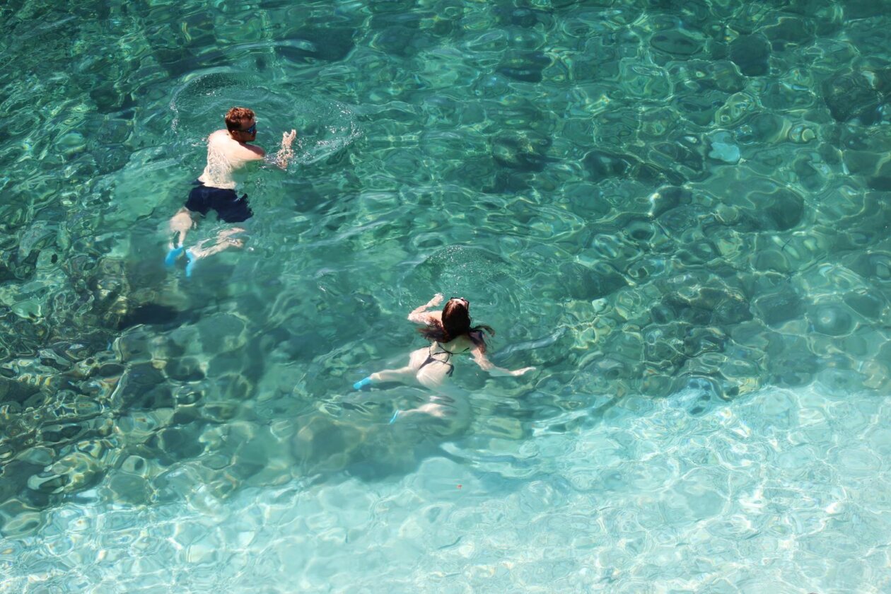 Rijeka: Kupači na gradskoj plaži Sablićevo Rijeka: Kupači na gradskoj plaži Sablićevo