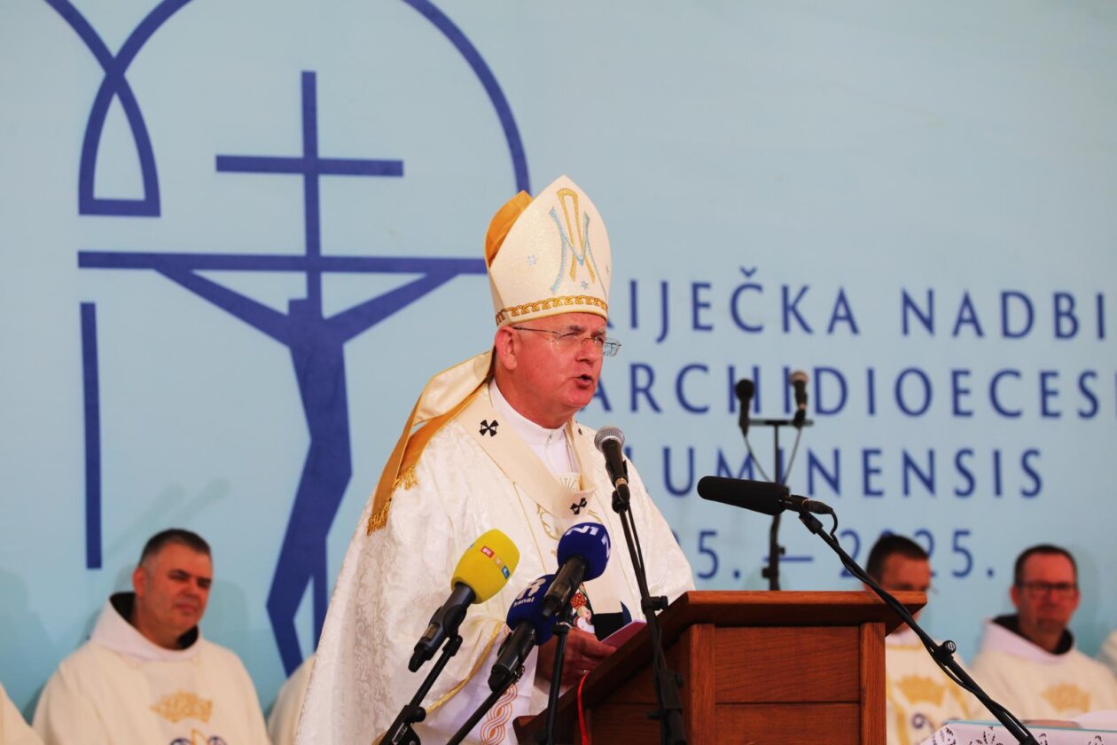 Rijeka: Blagdan Velike Gospe u Trsatskom svetištu, došao i Andrej Plenković Rijeka: Blagdan Velike Gospe u Trsatskom svetištu, došao i Andrej Plenković