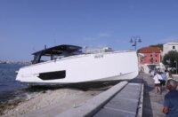 Split: Pomorska nesreća na Matejuški, gliser se nasukao u punoj brzini Split: Pomorska nesreća na Matejuški, gliser se nasukao u punoj brzini