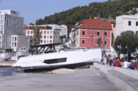 Split: Pomorska nesreća na Matejuški, gliser se nasukao u punoj brzini Split: Pomorska nesreća na Matejuški, gliser se nasukao u punoj brzini