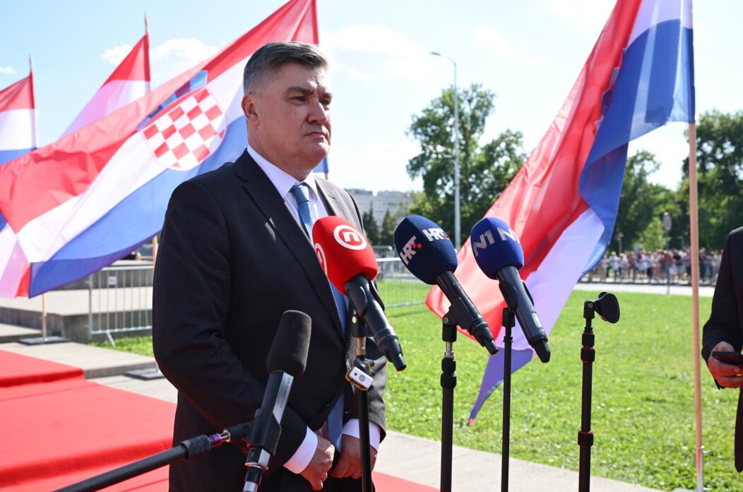 Zagreb: Predsjednik Milanović pozdravio vojsku na obilježavanju 30 godina VRO Oluja Zagreb: Predsjednik Milanović pozdravio vojsku na obilježavanju 30 godina VRO Oluja