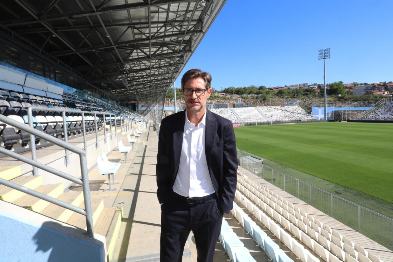 Rijeka: Novi trener Rijeke Victor Sanchez predstavljen na Rujevici Rijeka: Novi trener Rijeke Victor Sanchez predstavljen na Rujevici