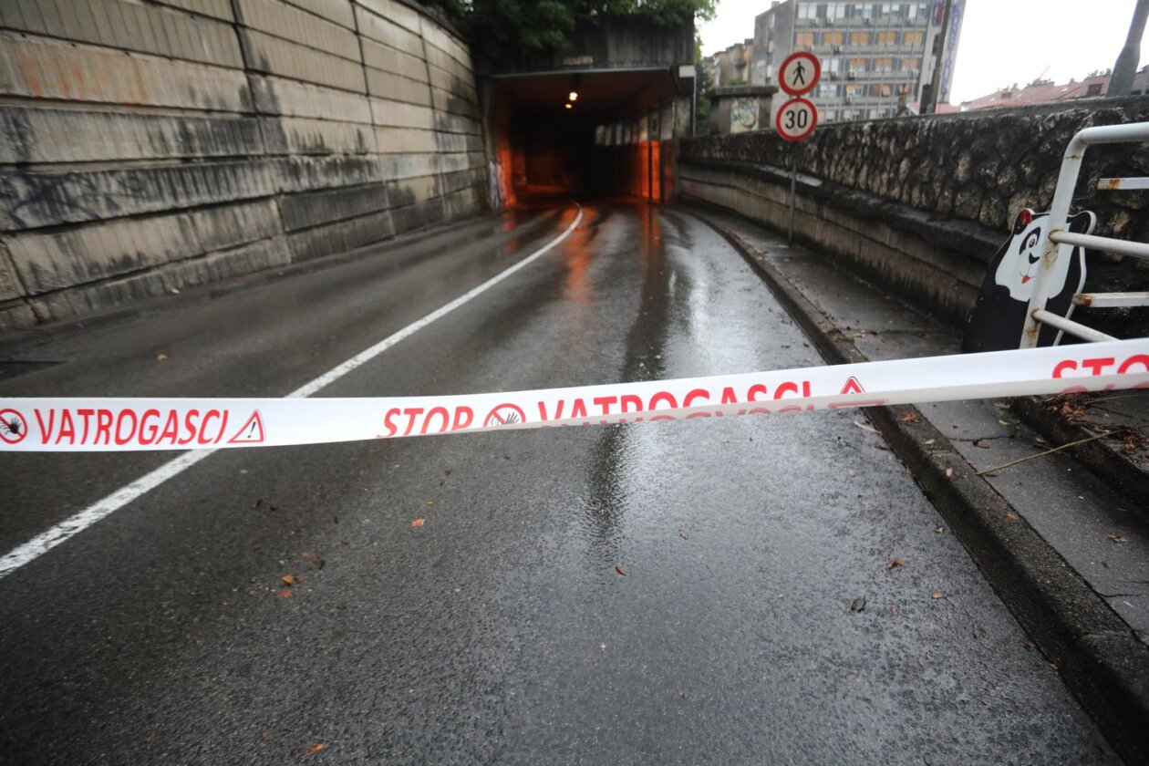 Rijeka: Poplavljen pothodnik na Bulevardu
