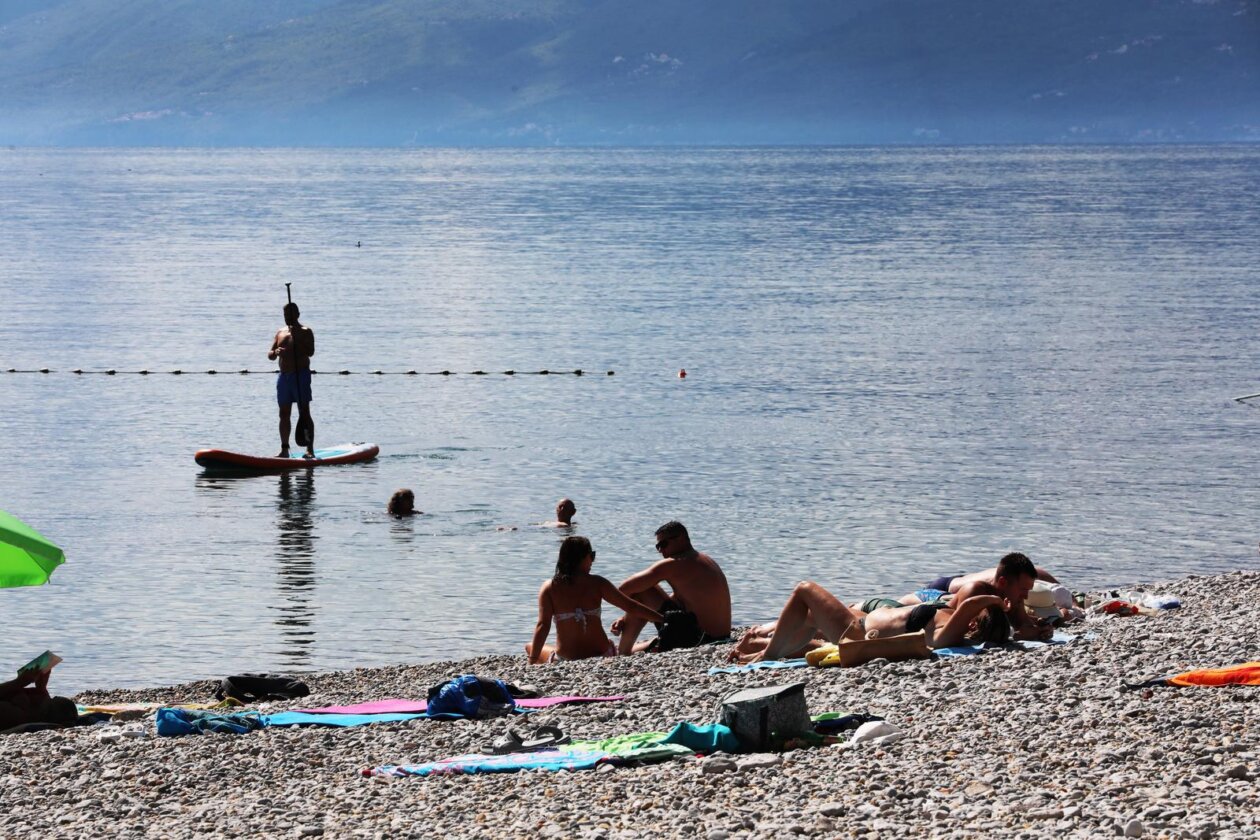 Rijeka: Građani uživaju u suncu i moru na Kantridi Rijeka: Građani uživaju u suncu i moru na Kantridi