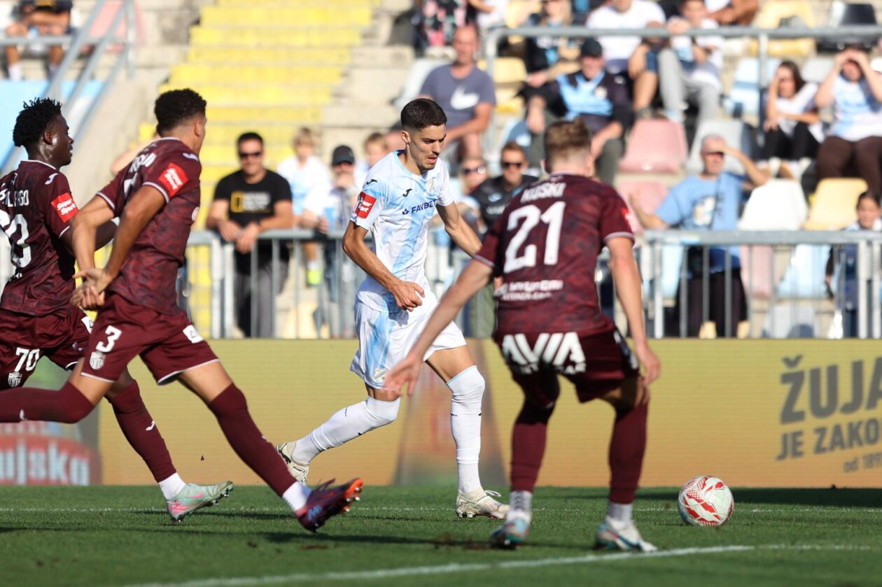 Rijeka i Istra sastali se u 8. kolu SuperSport HNL-a Rijeka i Istra sastali se u 8. kolu SuperSport HNL-a