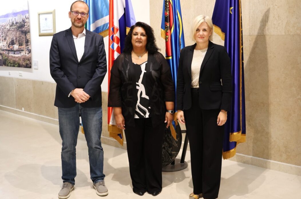 Prijem-za-Ivu-Palmieri-generalnu-konzulicu-Republike-Italije-u-Rijeci-6-1069×800 Prijem-za-Ivu-Palmieri-generalnu-konzulicu-Republike-Italije-u-Rijeci-6-1069×800
