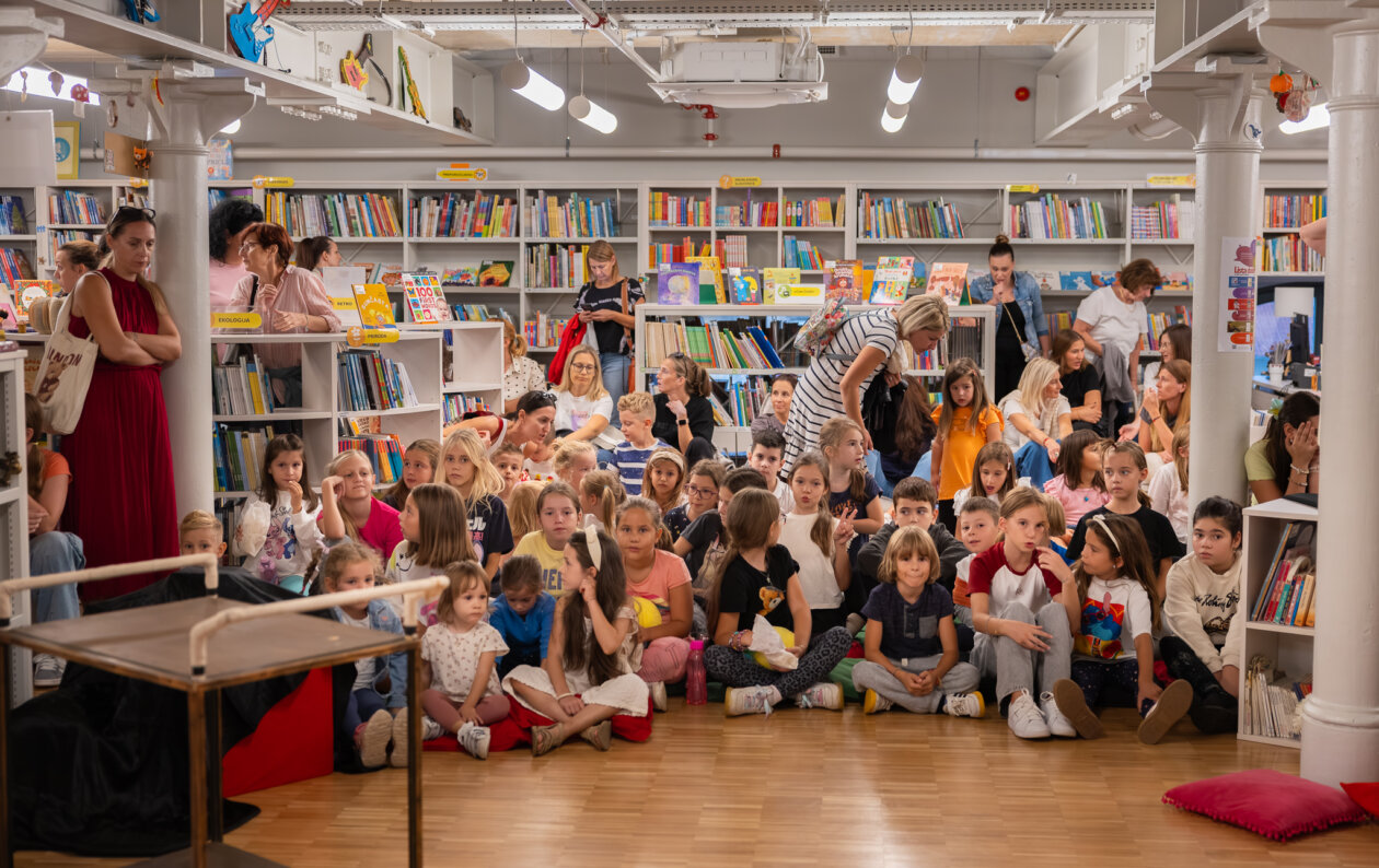 WebRes_PlesniZbirkus2025_MaraBookworms_RiDance_CukVurnekProductions (1 of 77) WebRes_PlesniZbirkus2025_MaraBookworms_RiDance_CukVurnekProductions (1 of 77)