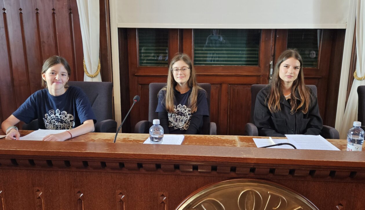 20251008_130302-scaled 20251008_130302-scaled