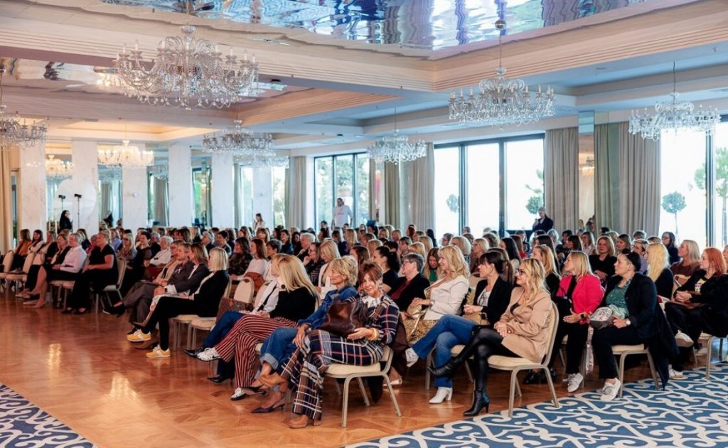 Konferencija-zene-odAdoZ-6-1024×630 Konferencija-zene-odAdoZ-6-1024×630