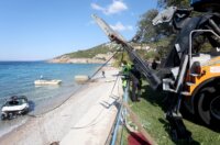 Iz mora kod Senja izvučen automobil u kojem je poginulo četvero stranih državljana Iz mora kod Senja izvučen automobil u kojem je poginulo četvero stranih državljana