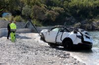 Iz mora kod Senja izvučen automobil u kojem je poginulo četvero stranih državljana Iz mora kod Senja izvučen automobil u kojem je poginulo četvero stranih državljana