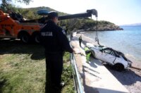 Iz mora kod Senja izvučen automobil u kojem je poginulo četvero stranih državljana Iz mora kod Senja izvučen automobil u kojem je poginulo četvero stranih državljana