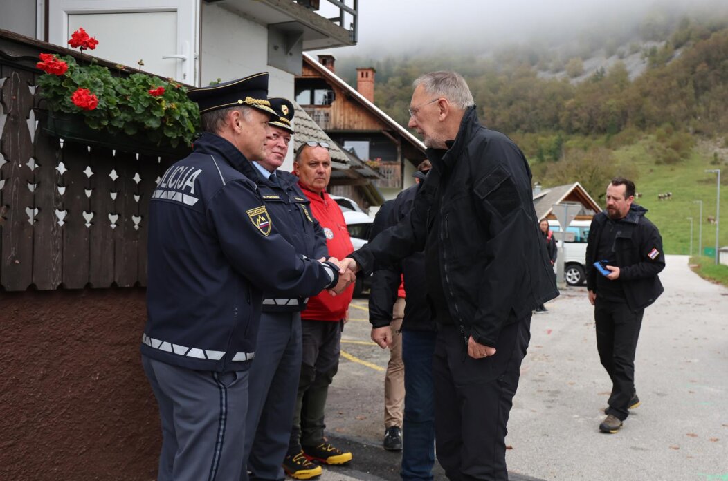 Traje potraga za hrvatskim planinarima, u Sloveniju stigao i Davor Božinović