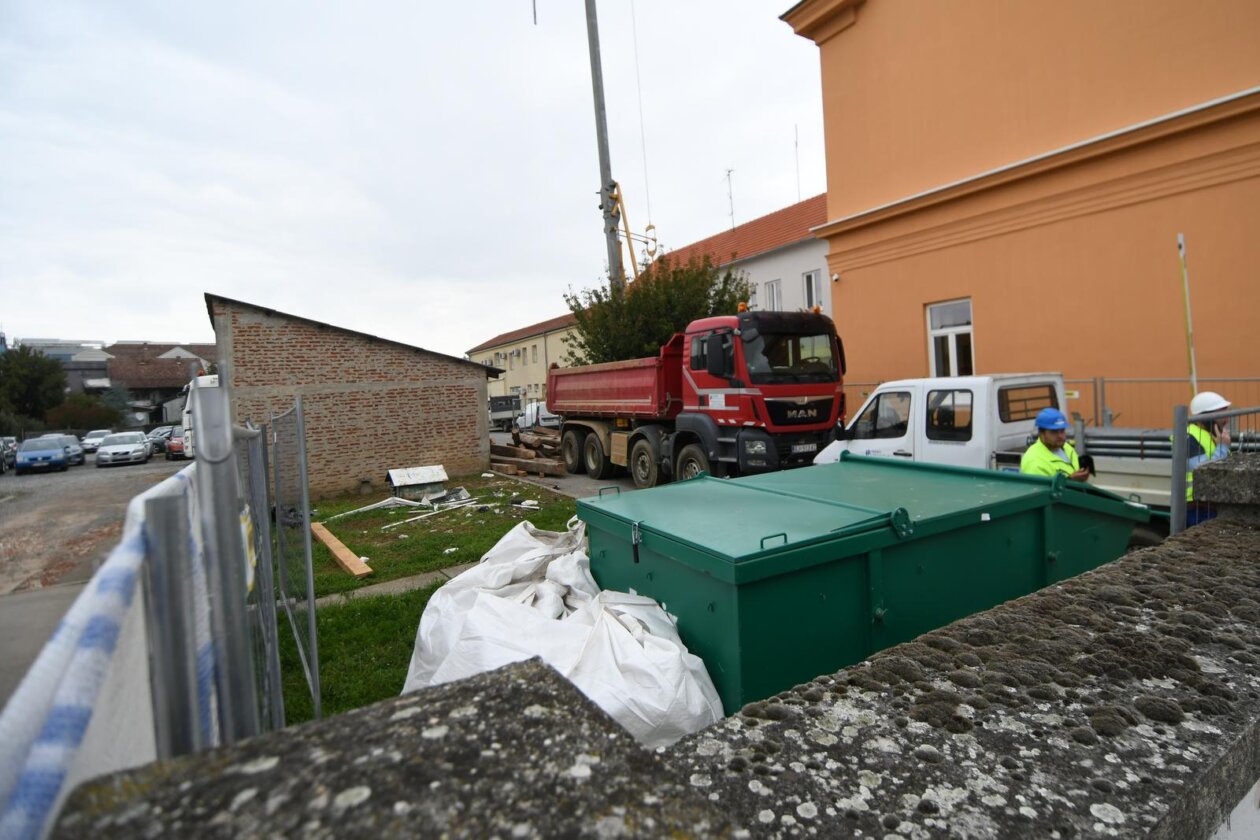 Urušio se zid zatvora u Bjelovaru, poginula dva radnika