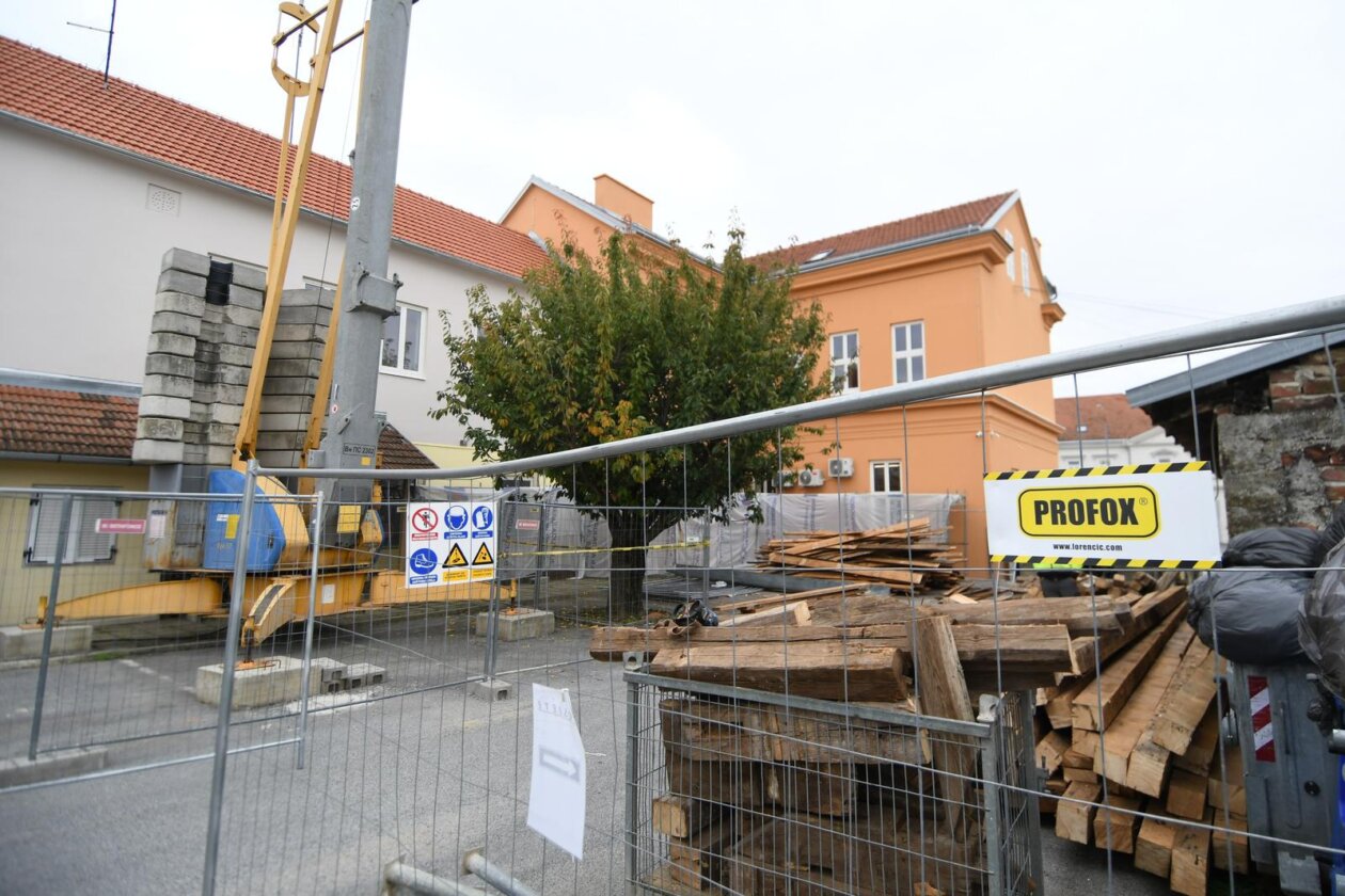 Urušio se zid zatvora u Bjelovaru, poginula dva radnika