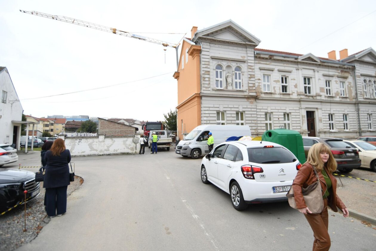 Urušio se zid zatvora u Bjelovaru, poginula dva radnika