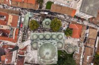 Sarajevo: Pogled iz zraka na dženazu za Halida Bešlića u Gazi Husrev-begovoj džamiji Sarajevo: Pogled iz zraka na dženazu za Halida Bešlića u Gazi Husrev-begovoj džamiji
