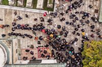 Sarajevo: Pogled iz zraka na dženazu za Halida Bešlića u Gazi Husrev-begovoj džamiji Sarajevo: Pogled iz zraka na dženazu za Halida Bešlića u Gazi Husrev-begovoj džamiji