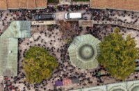 Sarajevo: Pogled iz zraka na dženazu za Halida Bešlića u Gazi Husrev-begovoj džamiji Sarajevo: Pogled iz zraka na dženazu za Halida Bešlića u Gazi Husrev-begovoj džamiji