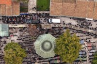 Sarajevo: Pogled iz zraka na dženazu za Halida Bešlića u Gazi Husrev-begovoj džamiji Sarajevo: Pogled iz zraka na dženazu za Halida Bešlića u Gazi Husrev-begovoj džamiji