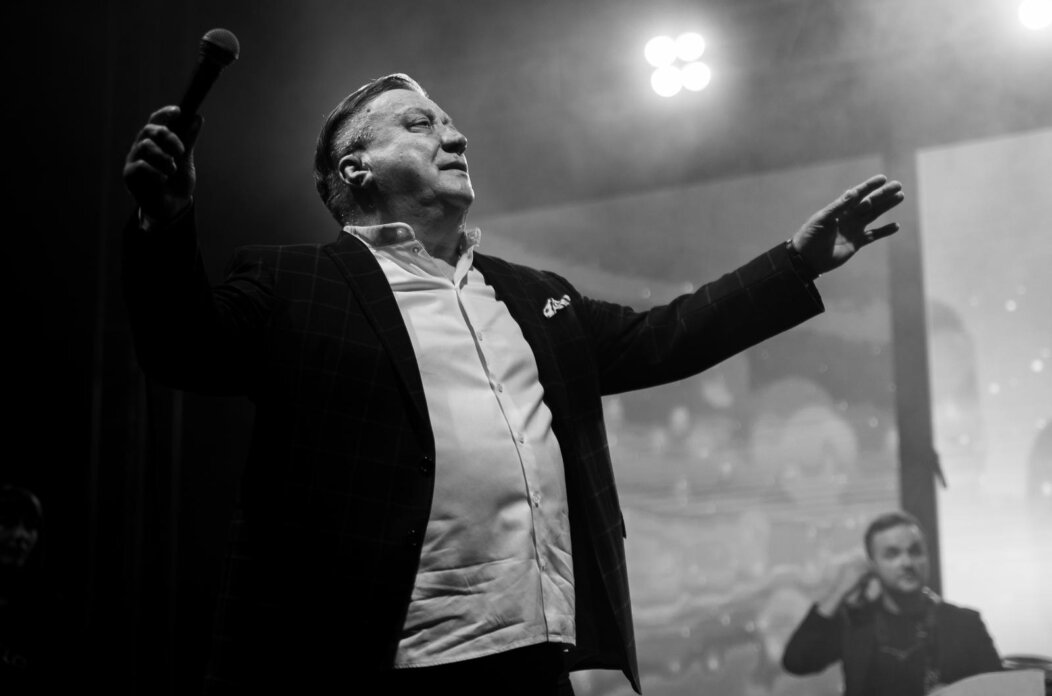 Umro je Halid Bešlić Umro je Halid Bešlić