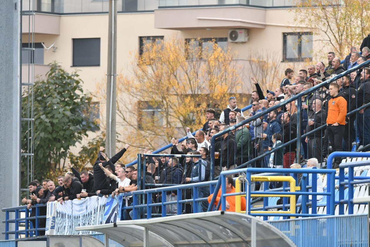 Slaven Belupo i Rijeka sastali se u 10. kolu SuperSport HNL-a Slaven Belupo i Rijeka sastali se u 10. kolu SuperSport HNL-a
