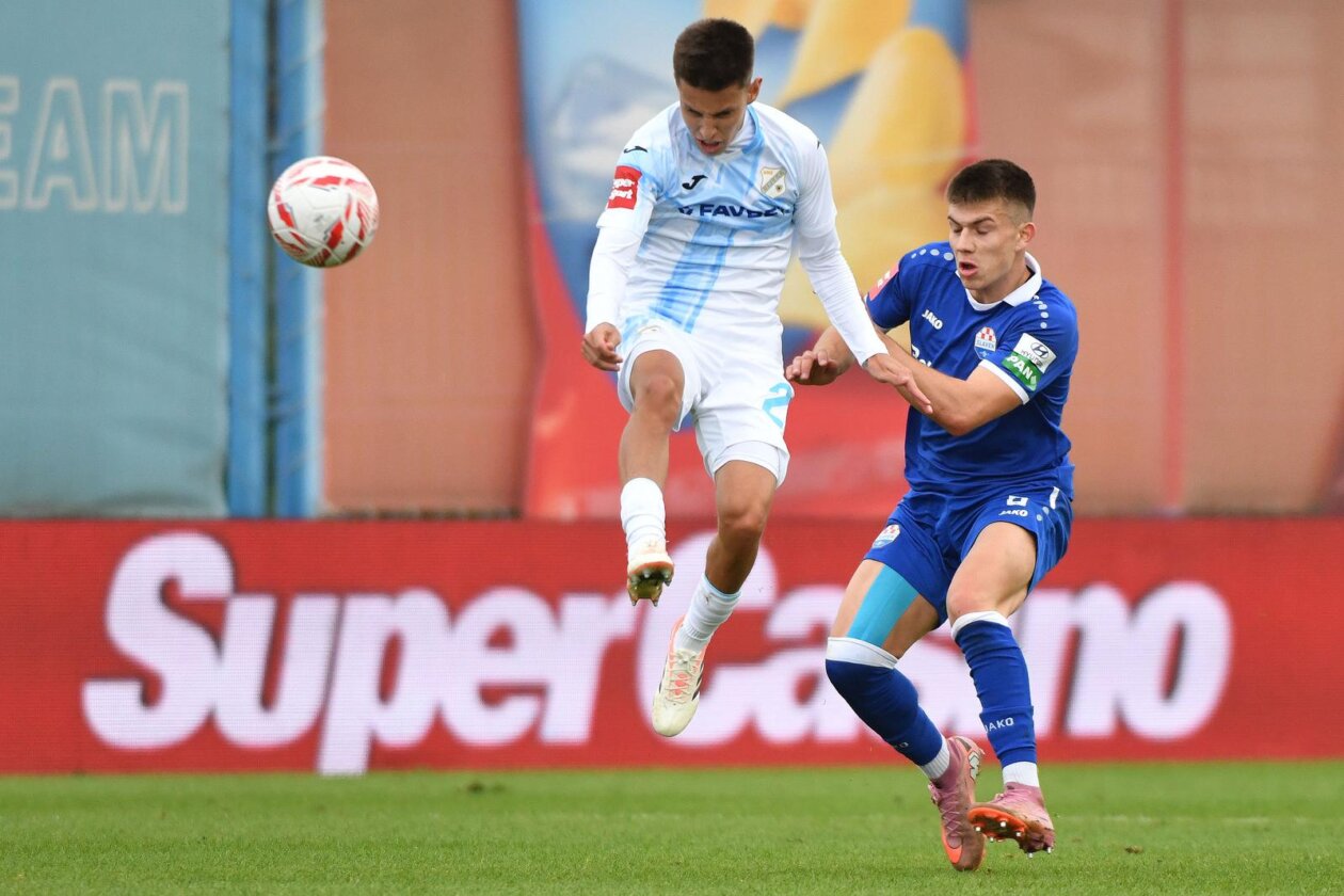 Slaven Belupo i Rijeka sastali se u 10. kolu SuperSport HNL-a Slaven Belupo i Rijeka sastali se u 10. kolu SuperSport HNL-a