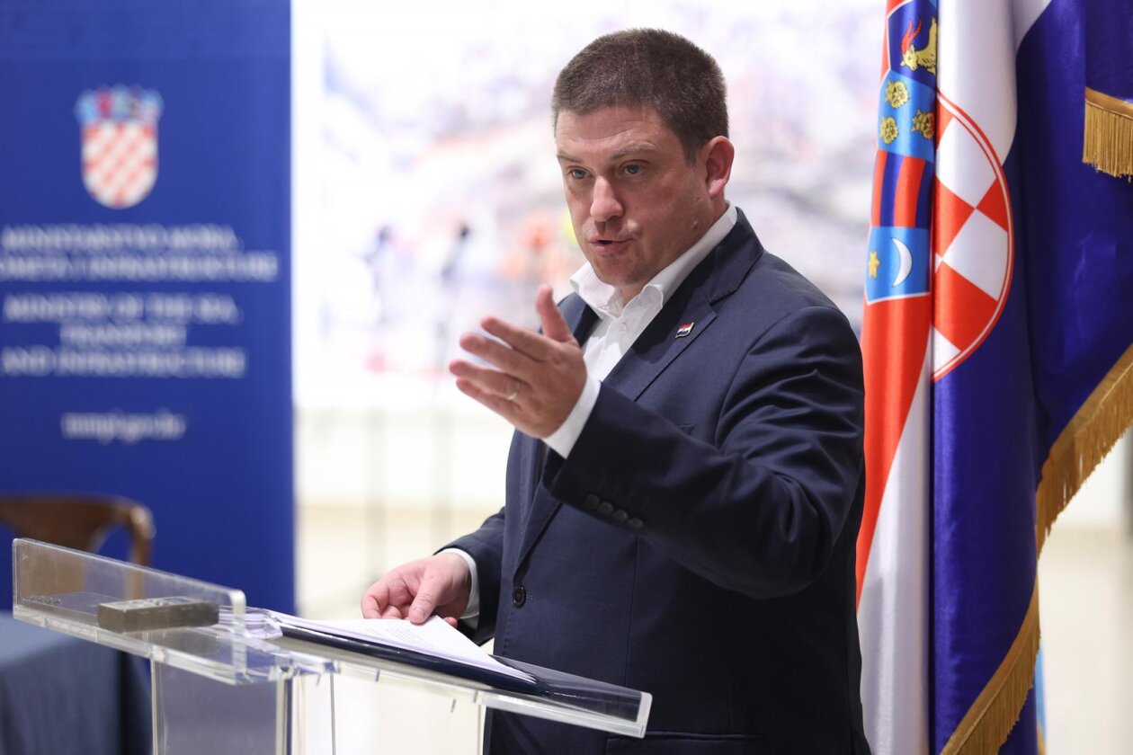 Rijeka: Potpisivanje Ugovora o dodjeli bespovratnih sredstava za projekt Elektrifikacija KD Autotrolej Rijeka: Potpisivanje Ugovora o dodjeli bespovratnih sredstava za projekt Elektrifikacija KD Autotrolej