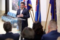 Rijeka: Potpisivanje Ugovora o dodjeli bespovratnih sredstava za projekt Elektrifikacija KD Autotrolej Rijeka: Potpisivanje Ugovora o dodjeli bespovratnih sredstava za projekt Elektrifikacija KD Autotrolej