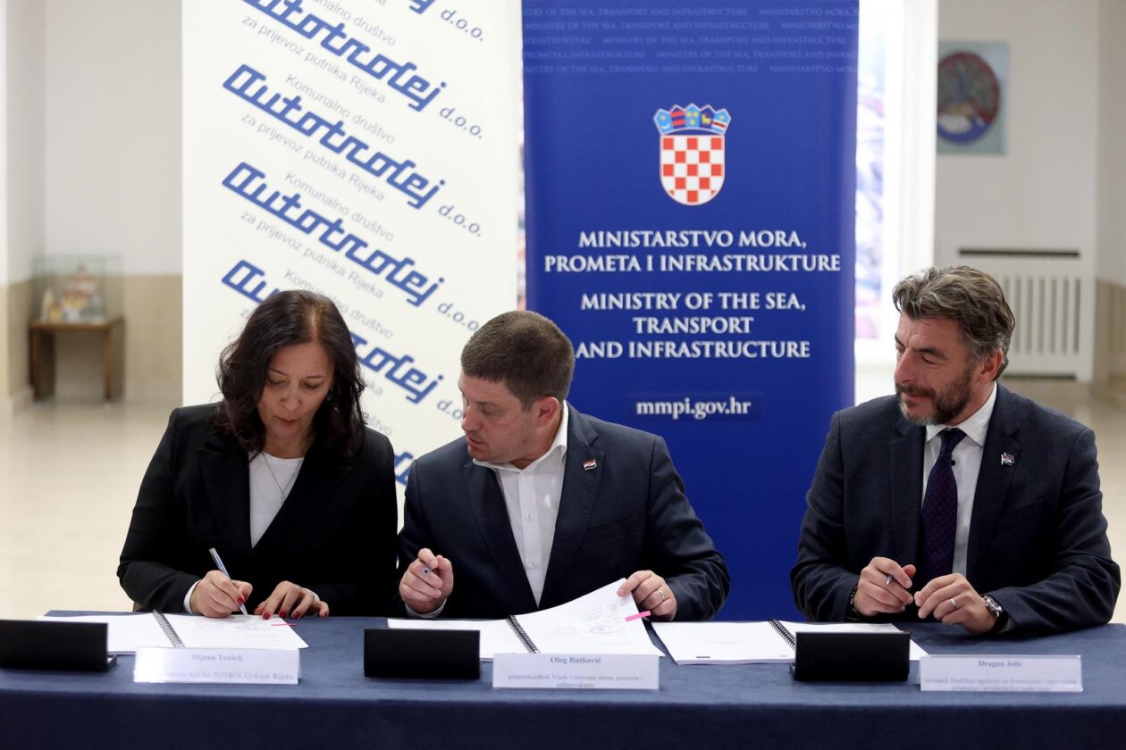 Rijeka: Potpisivanje Ugovora o dodjeli bespovratnih sredstava za projekt Elektrifikacija KD Autotrolej Rijeka: Potpisivanje Ugovora o dodjeli bespovratnih sredstava za projekt Elektrifikacija KD Autotrolej